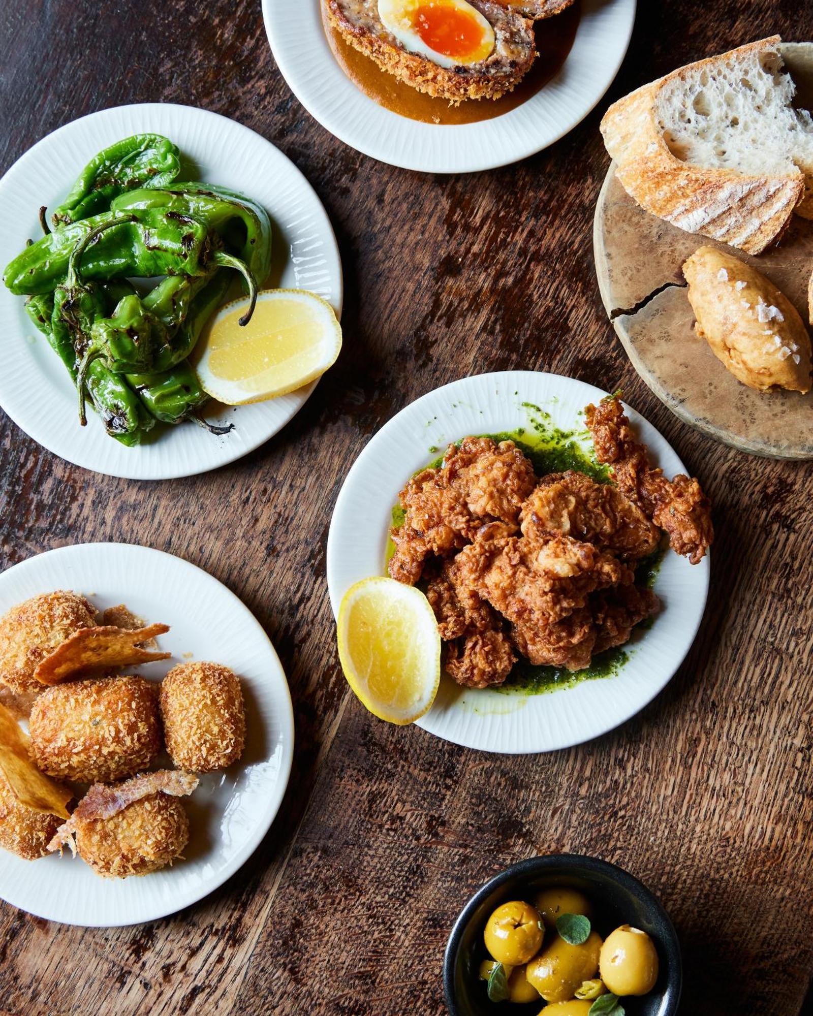 Отель The Harcourt Arms Stanton Harcourt Экстерьер фото Tapas